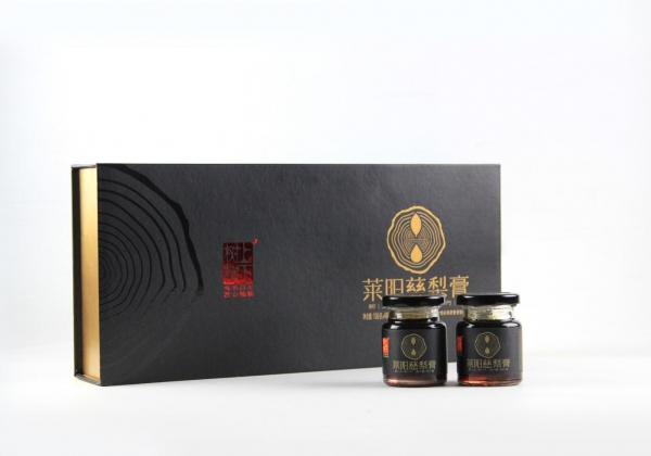 樹上樹下萊陽(yáng)慈梨膏黑色禮盒裝.jpg 樹上樹下萊陽(yáng)慈梨膏黑色禮盒裝.jpg