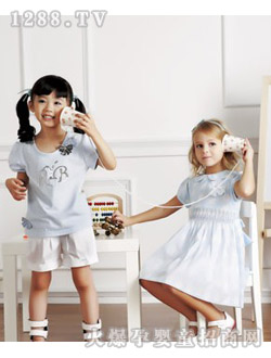 �t�S�{2010���b���{ɫŮ�b