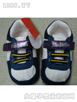 麗嬰房藍色學(xué)步鞋