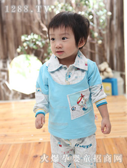 哆啦小貝淺藍(lán)色秋裝