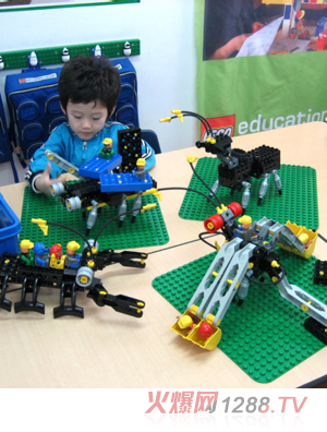 樂(lè)高挖掘機(jī)積木玩具