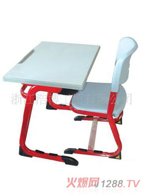 伯課嬰幼兒學(xué)習(xí)桌