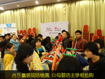 �Ϙ�(l��)ͯ�b�F(xi��n)��(ch��ng)�N(xi��o)�۱�ĸ������F(xi��n)��(ch��ng)��ُ(g��u)